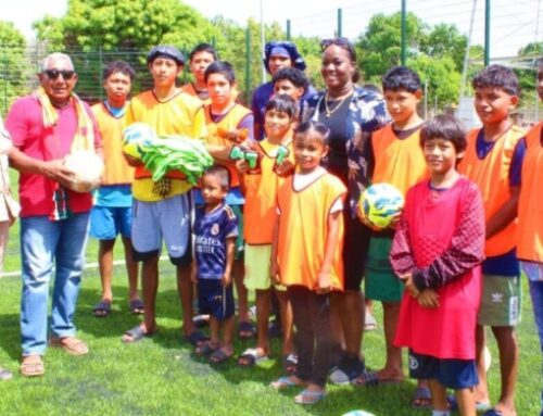 Kunstgrasveld in Galibi in gebruik!